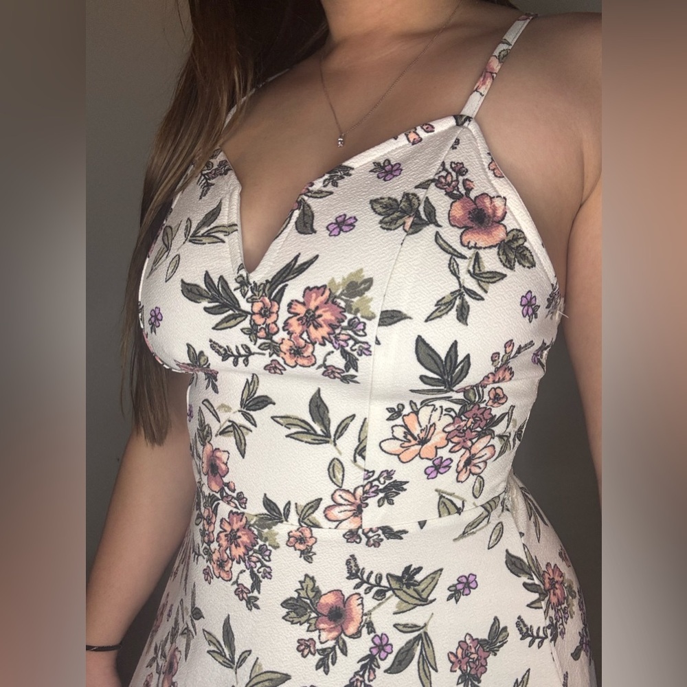 Women’s short floral dress